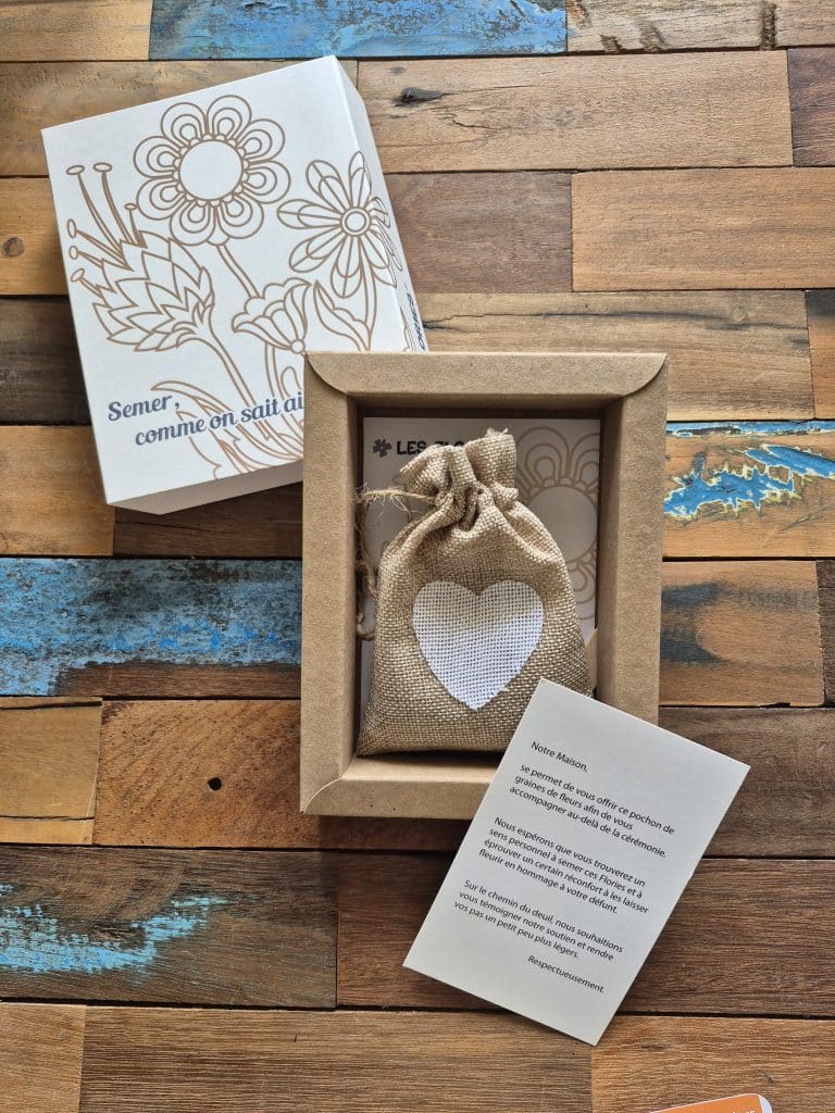 Contenu du coffret : pochon carte de remerciement..